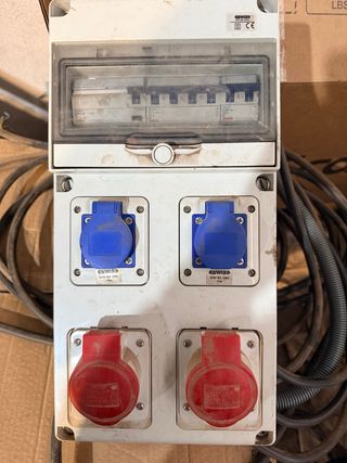 Cuadro Eléctrico con Tomas