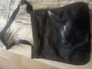 Bolso bandolera Tous azul marino y negro
