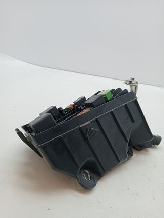 CAJA RELES / FUSIBLES VOLKSWAGEN GOLF VII SPORTSVAN (3)