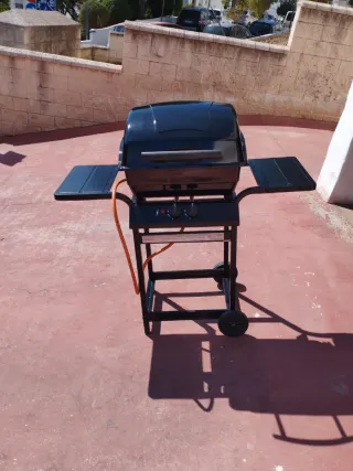 Barbacoa de Gas Negra