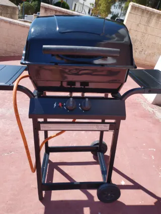 Barbacoa de Gas Negra
