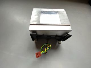 Procesador Intel Pentium 4 (SL6EF) con Disipador