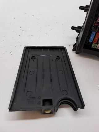 CAJA RELES / FUSIBLES JEEP COMPASS II (2)
