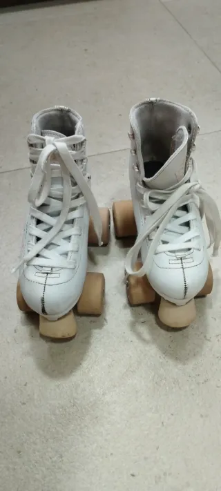 Patines 4 ruedas blancos Talla 32