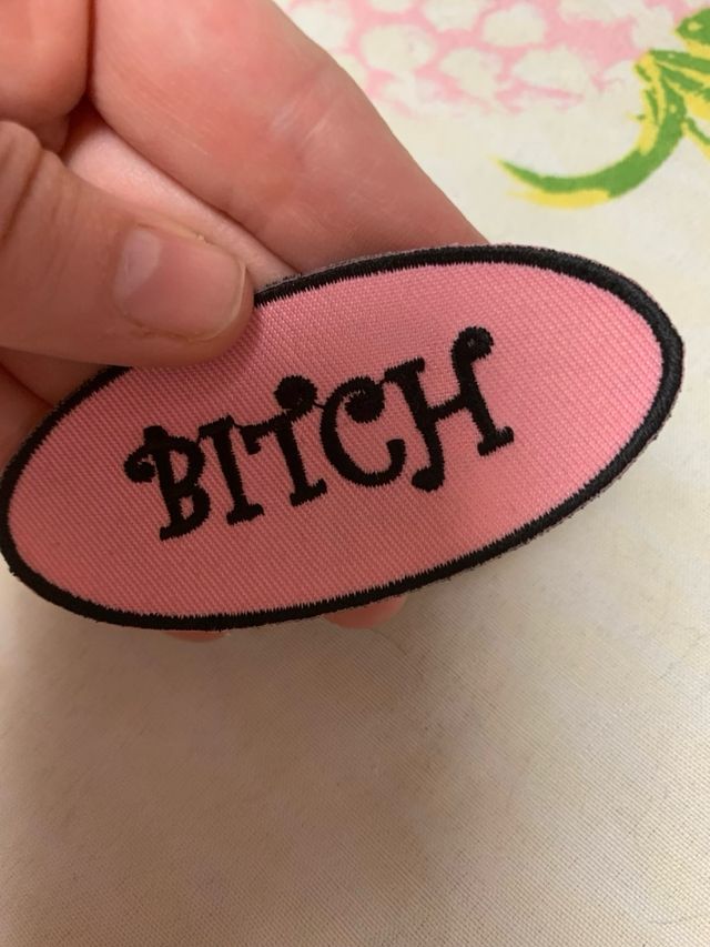 Gafas Cat Eye y Parche Bitch rosa