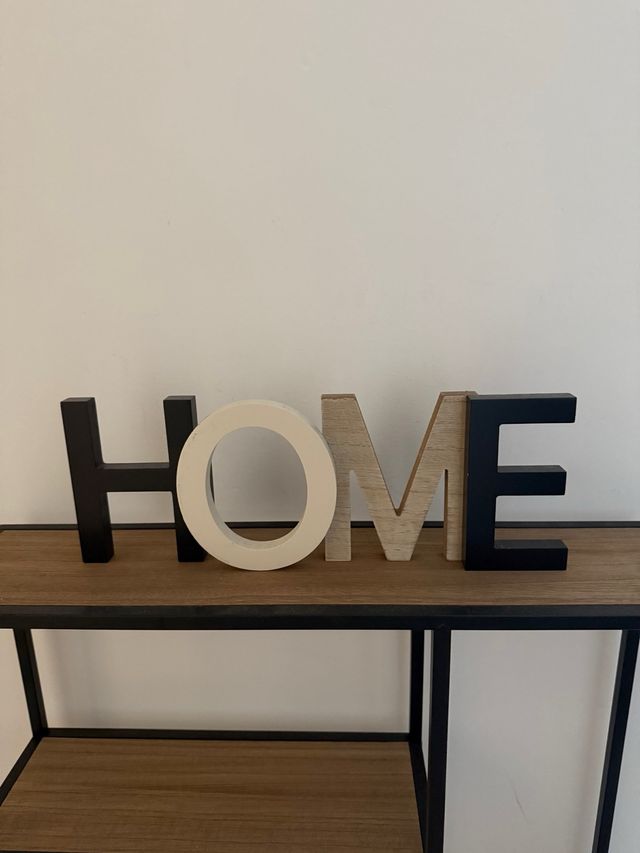 Scritte HOME in legno
