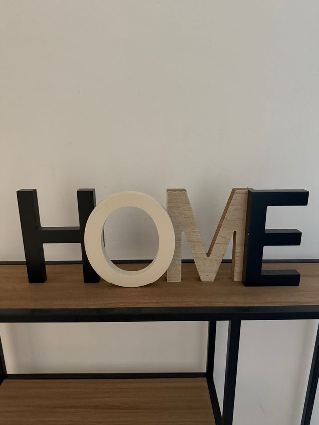 Scritte HOME in legno