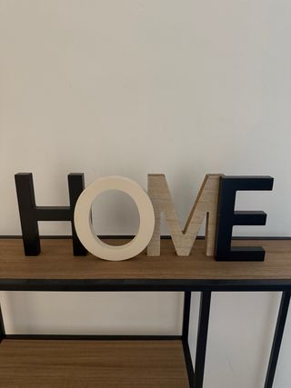 Scritte HOME in legno