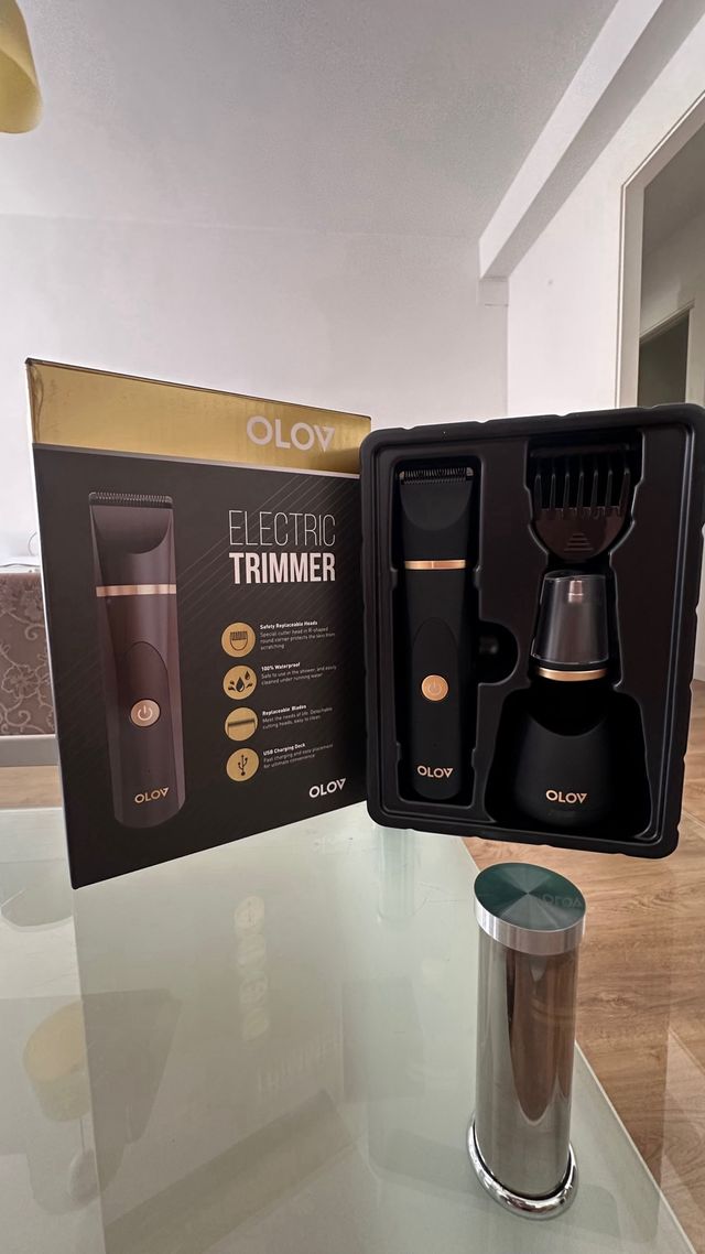 Máquina Cortapelo Olov Inalámbrica Negra y Dorada