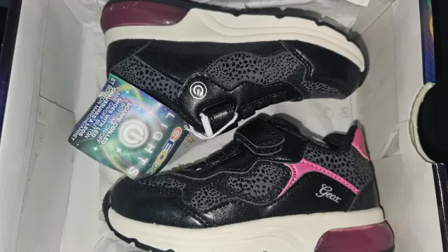Zapatillas Geox niña luces T25