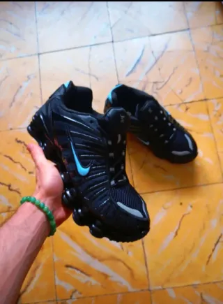 Nike Shox TL Negras y baby blue