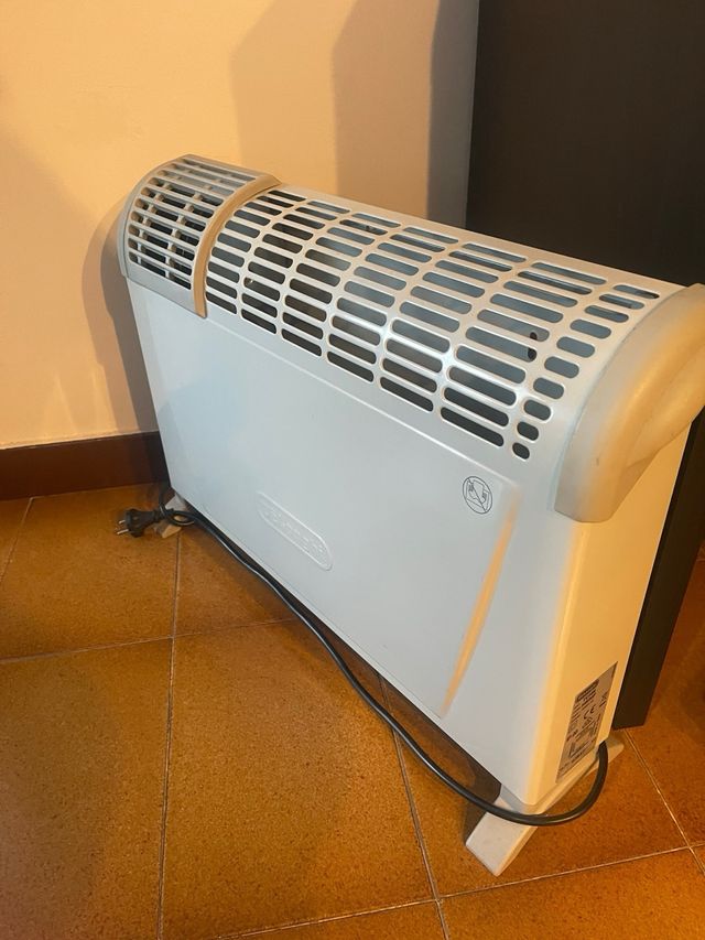 Radiador Eléctrico DeLonghi Blanco y Gris