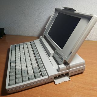 Portátil Toshiba T1000XE (año 1991)