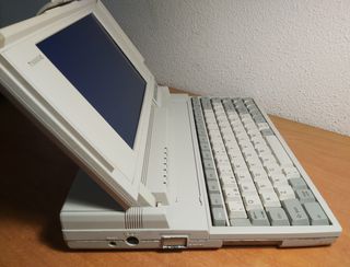 Portátil Toshiba T1000XE (año 1991)