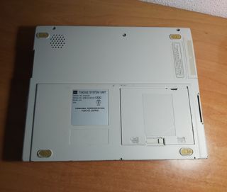 Portátil Toshiba T1000XE (año 1991)