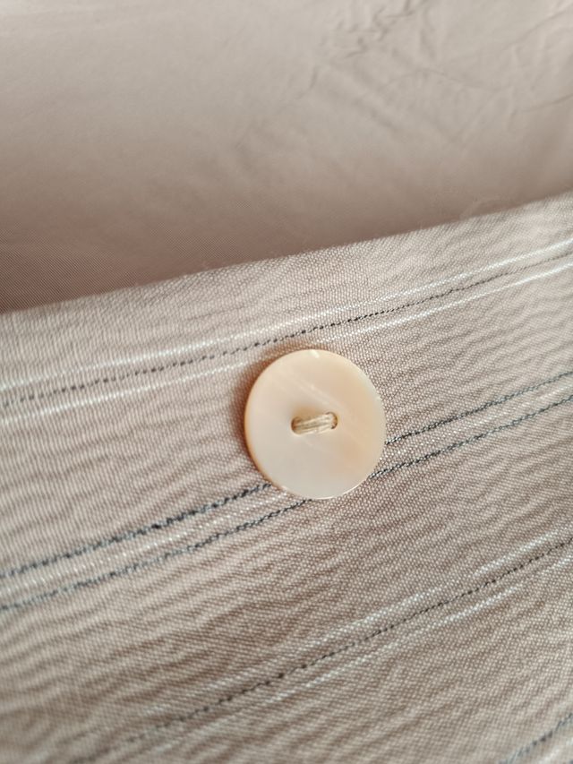 Conjunto chaqueta larga y falda corta, elegantes