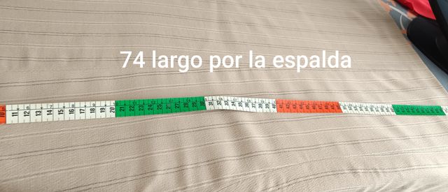 Conjunto chaqueta larga y falda corta, elegantes