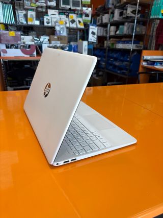 Portátil HP i7 10th Gen 12GB RAM 256GB SSD