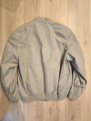 Cazadora bomber Zara beige