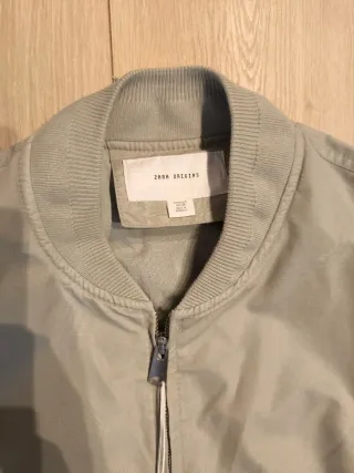 Cazadora bomber Zara beige