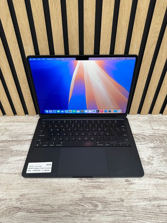MacBook Air 13" 2022 M2 8gb 256gb SSD