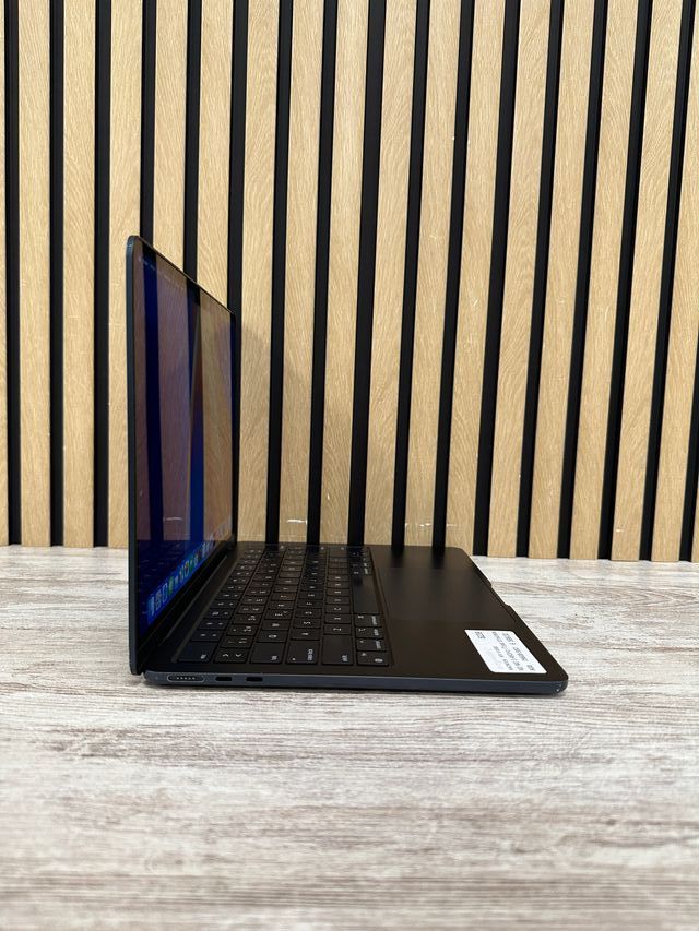 MacBook Air 13" 2022 M2 8gb 256gb SSD
