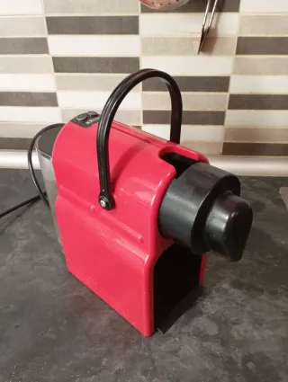 Cafetera Cápsulas Krups Roja