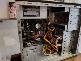 PC Pentium 4 y monitor Sony