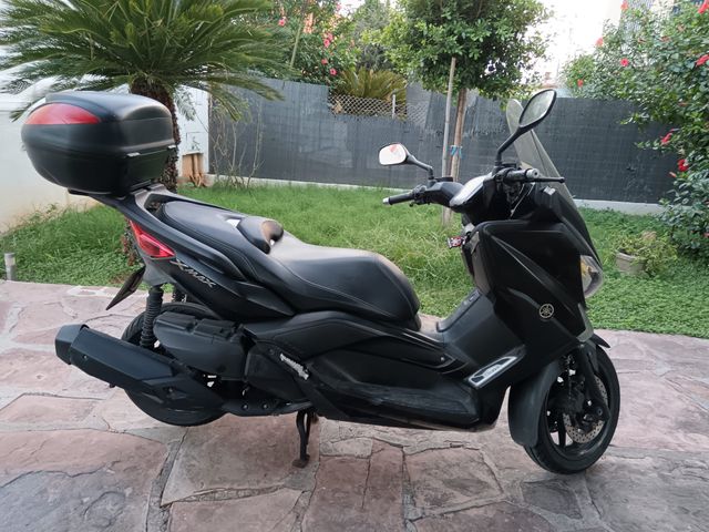 Yamaha XMAX 400 Negra