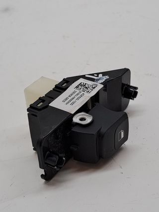 MANDO ELEVALUNAS TRASERO IZQUIERDO KIA STONIC (4)