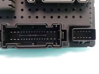 CAJA RELES / FUSIBLES VOLVO S60 BERLINA