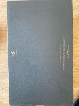 Tenis New Balance Beige y Dorado