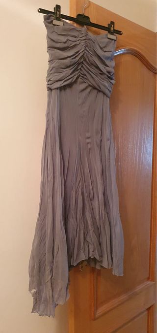 Vestido de fiesta gris drapeado