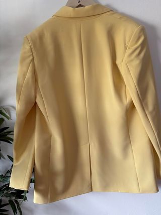 americana de sfera, talla M. AMARILLO