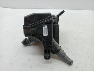 CAJA RELES / FUSIBLES TOYOTA YARIS (4)