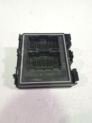 CAJA FUSIBLES FORD FOCUS (2)