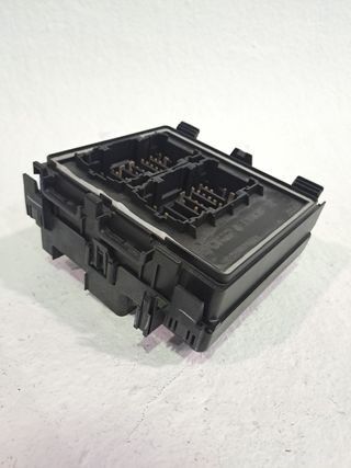 CAJA FUSIBLES FORD FOCUS (2)
