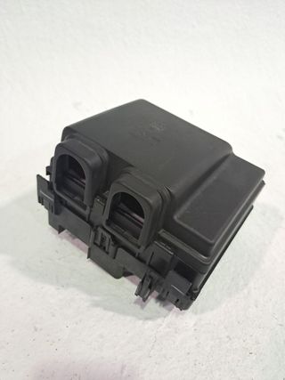 CAJA FUSIBLES FORD FOCUS (2)