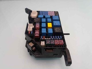 CAJA RELES / FUSIBLES HYUNDAI TUCSON (JM) (2)