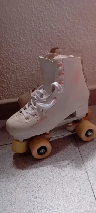 Patines de 4 ruedas blancos