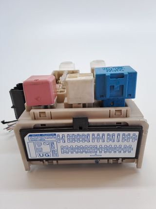 CAJA RELES / FUSIBLES TOYOTA VERSO-S