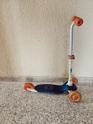 Patinete infantil 3 ruedas naranja y azul