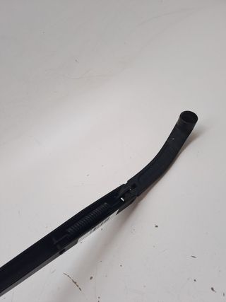 BRAZO LIMPIA DELANTERO DERECHO MAZDA 2 LIM. (DE)