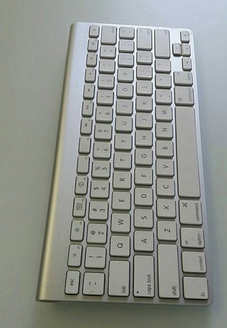 Teclado Apple Magic Keyboard inalámbrico USA      