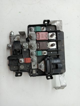 CAJA RELES / FUSIBLES FIAT FREEMONT (345) (2)