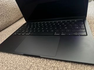 MacBook Air 13 M3 2024 - No Enciende