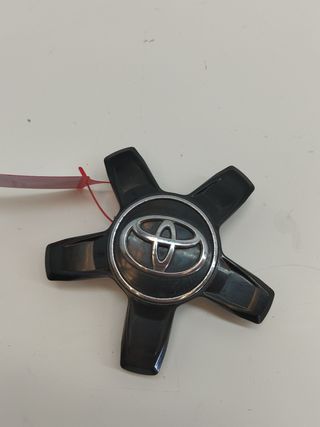 TAPACUBOS TOYOTA C-HR (2)
