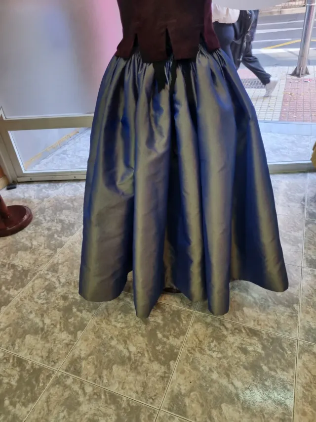 Falda Baturra Azul y Morado tafetan  tornasolado