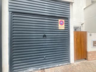 Puerta de garaje basculante de chapa 2,50x2,20