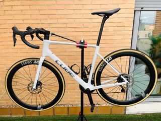 Cube Attain C:62 SLX Blanco Talla 56cm (L) 